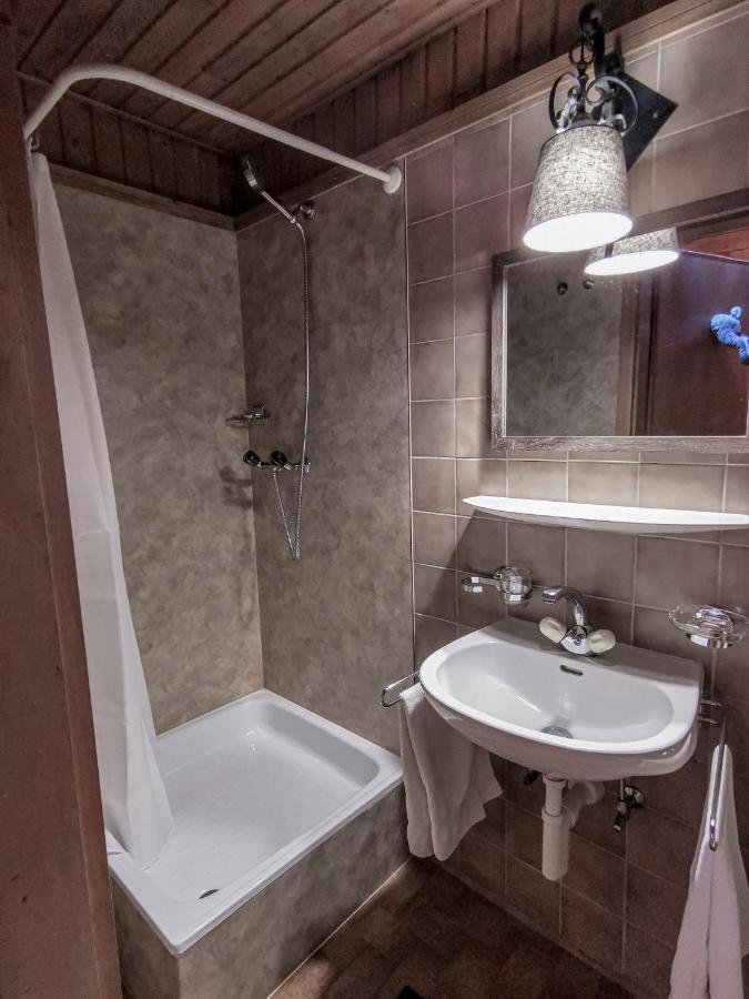 Отель Relais Des Melezes Vissoie Экстерьер фото